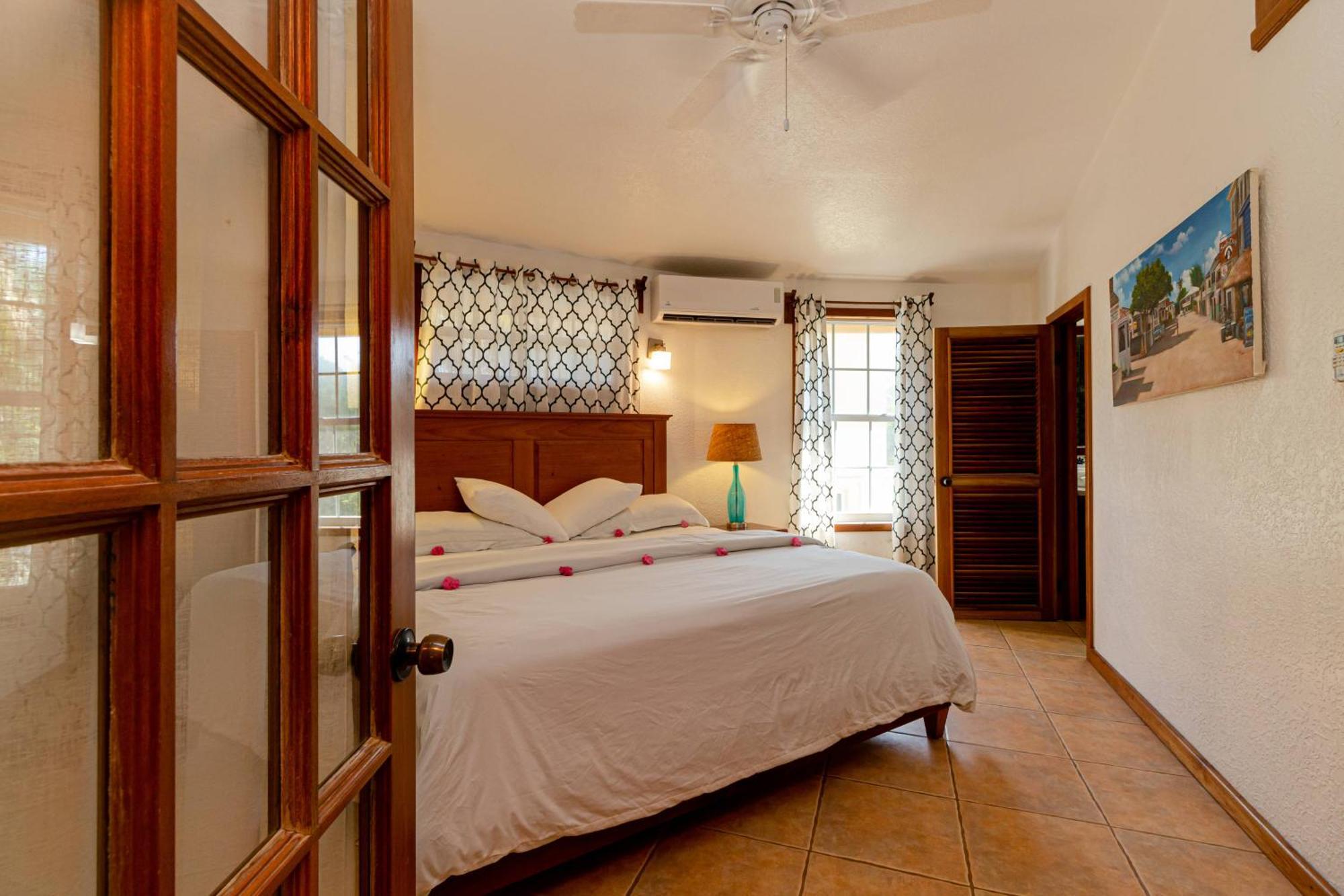 White Sands Cove San Pedro  Exterior foto